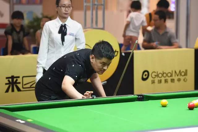 员用热情的 员用热情的