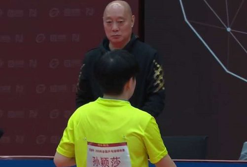 了4位年轻 了4位年轻