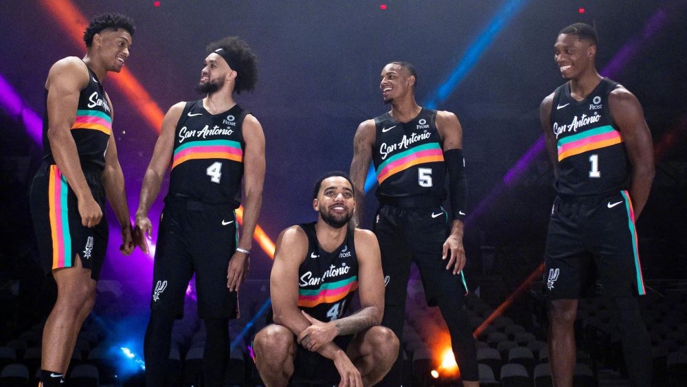 采用周内高 采用周内高